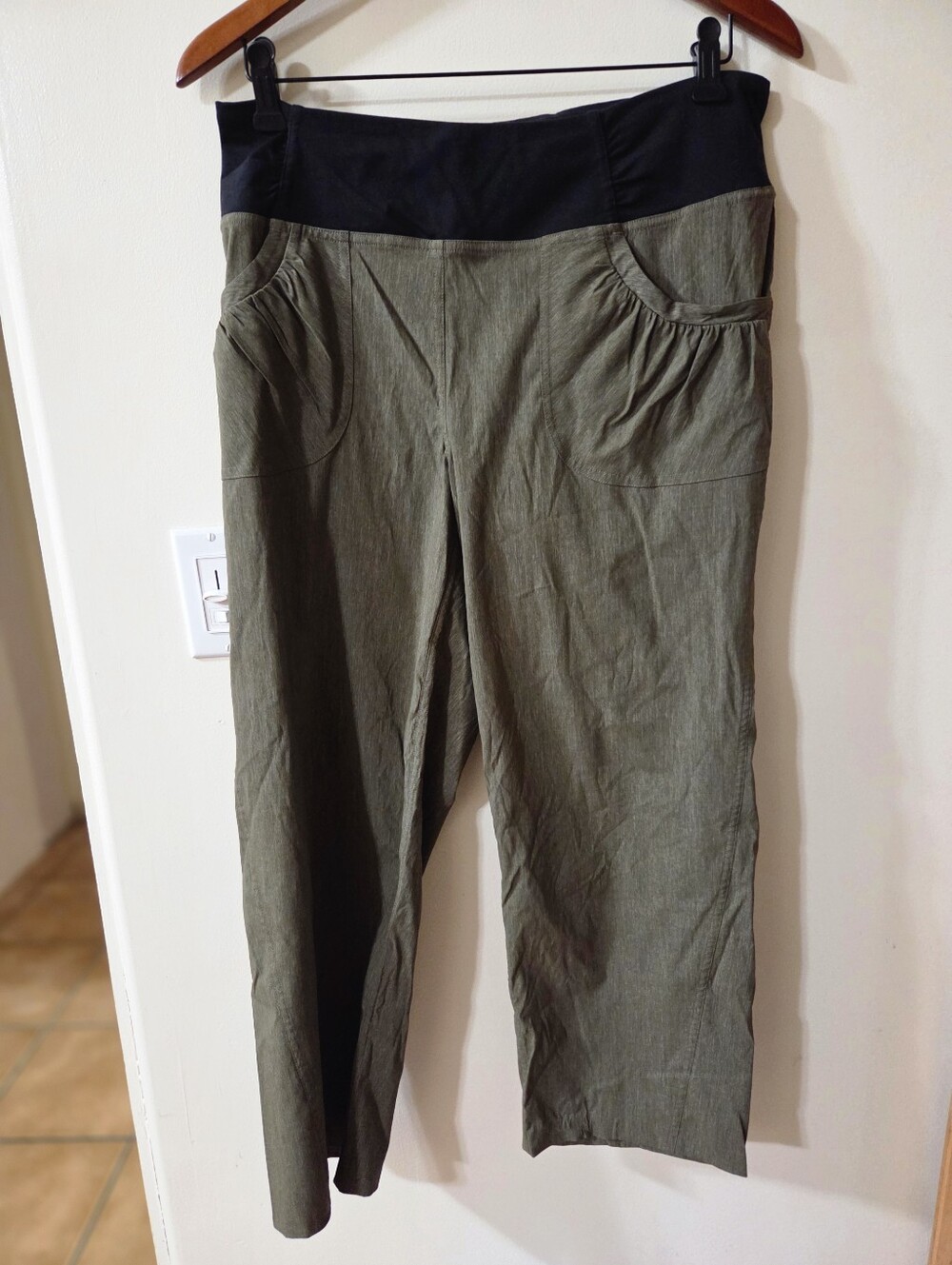 PRANA Olive Green Summit Capri 